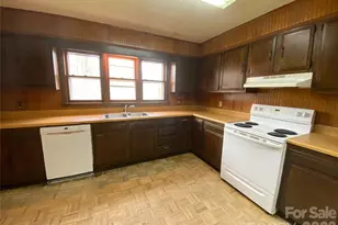 23 Old Farm School Rd, Asheville, NC 28805 - Photo 15