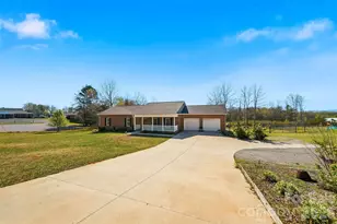 976 Amherst Rd, Morganton, NC 28655 - Photo 3