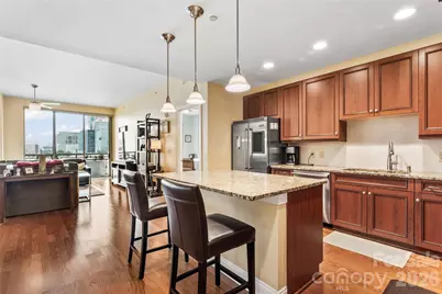 701 Royal Court #1007, Charlotte, NC 28202 - Photo 9