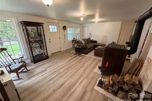 658 Upper Hanging Rock Rd, Spruce Pine, NC 28777 - Photo 5