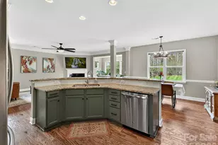 5304 Auburn Hill Ln, Charlotte, NC 28269 - Photo 15