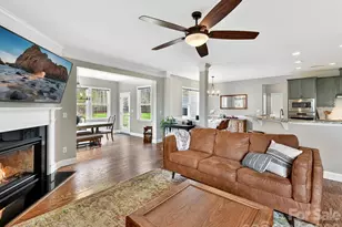 5304 Auburn Hill Ln, Charlotte, NC 28269 - Photo 11