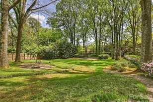 8226 Fairview Rd, Charlotte, NC 28226 - Photo 43