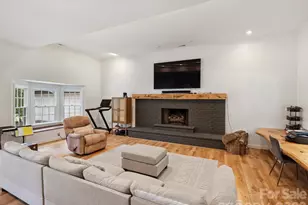 8226 Fairview Rd, Charlotte, NC 28226 - Photo 19