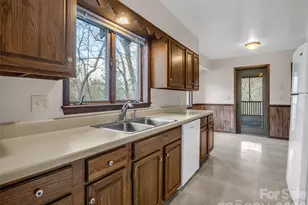 417 Ivy Rd, Black Mountain, NC 28711 - Photo 15