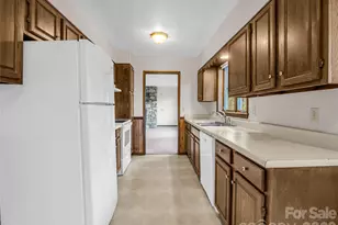 417 Ivy Rd, Black Mountain, NC 28711 - Photo 17