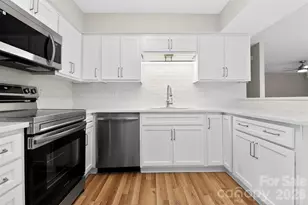5862 Harris Grove Ln, Charlotte, NC 28212 - Photo 9