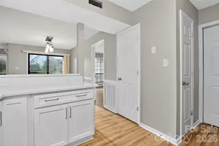 5862 Harris Grove Ln, Charlotte, NC 28212 - Photo 11