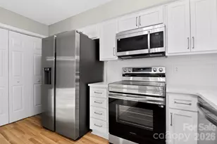 5862 Harris Grove Ln, Charlotte, NC 28212 - Photo 9