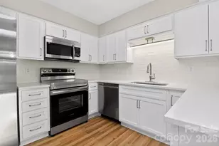 5862 Harris Grove Ln, Charlotte, NC 28212 - Photo 7
