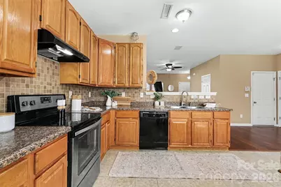 1806 Tradd Avenue, Clover, SC 29710 - Photo 9