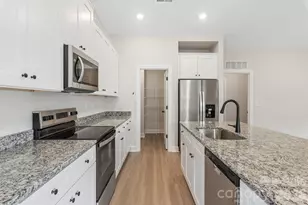 6607 Fairford Dr, Charlotte, NC 28215 - Photo 5