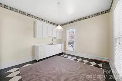 121 5th Avenue NE, Hickory, NC 28601 - Photo 31