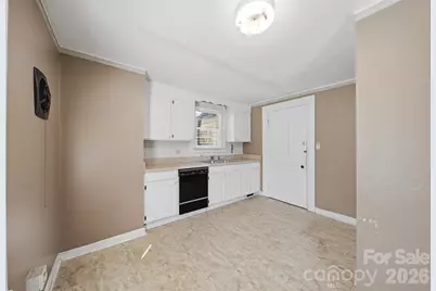 121 5th Avenue NE, Hickory, NC 28601 - Photo 11