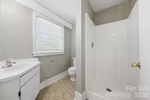 121 5th Ave NE, Hickory, NC 28601 - Photo 15