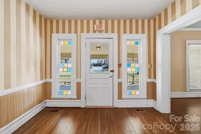 121 5th Avenue NE, Hickory, NC 28601 - Photo 3