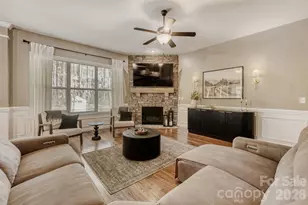 405 Brookridge Dr, Mount Holly, NC 28120 - Photo 5