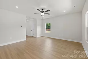 6521 Fairford Dr, Charlotte, NC 28215 - Photo 5