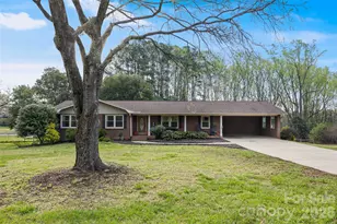 4022 Lynn Cir, Shelby, NC 28152 - Photo 7