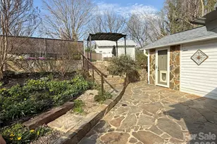 119 Seagle St, Marion, NC 28752 - Photo 5