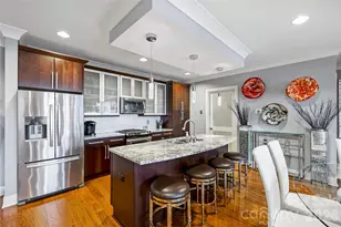 222 S Caldwell St, Charlotte, NC 28202 - Photo 3