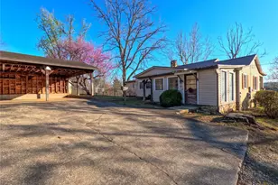 1410 Omni Ln, Lenoir, NC 28645 - Photo 5