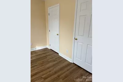 129 Walnut Avenue, Yadkinville, NC 27055 - Photo 17