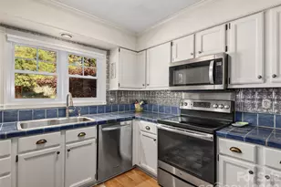 142 Twin Lakes Dr, Candler, NC 28715 - Photo 5