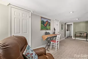 142 Twin Lakes Dr, Candler, NC 28715 - Photo 15