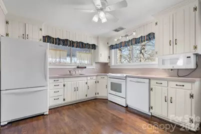 3335 25th Avenue NE, Hickory, NC 28601 - Photo 7