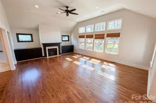 4467 Woodlark Ln, Charlotte, NC 28211 - Photo 3