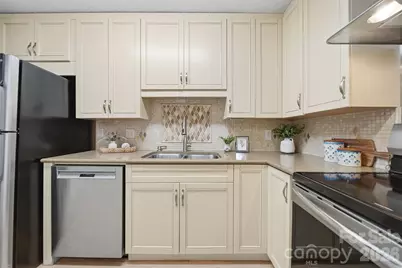 2200 6th Street NW #3A, Hickory, NC 28601 - Photo 13