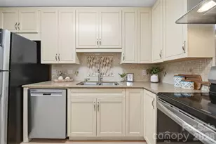 2200 6th St NW, Hickory, NC 28601 - Photo 13