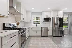 2732 Temple Ln, Charlotte, NC 28205 - Photo 9