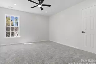 7702 Harrington Woods Rd, Charlotte, NC 28269 - Photo 35