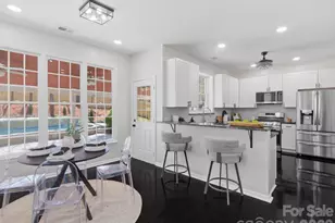 7702 Harrington Woods Rd, Charlotte, NC 28269 - Photo 13