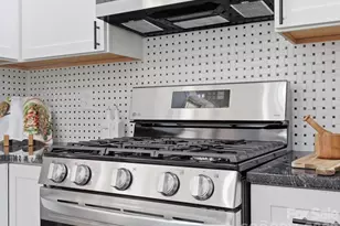 7702 Harrington Woods Rd, Charlotte, NC 28269 - Photo 15