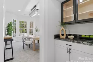 7702 Harrington Woods Rd, Charlotte, NC 28269 - Photo 9