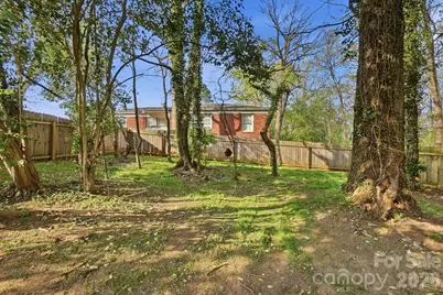 1716 Catherine Simmons Avenue, Charlotte, NC 28216 - Photo 27