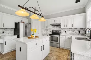 8727 Fieldcroft Dr, Charlotte, NC 28277 - Photo 7