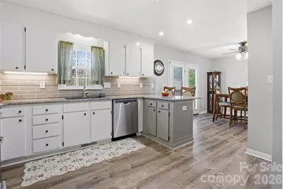 3918 Plum Street, Conover, NC 28613 - Photo 7