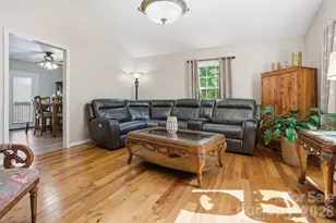 3918 Plum St, Conover, NC 28613 - Photo 3