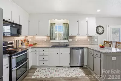 3918 Plum Street, Conover, NC 28613 - Photo 5