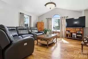 3918 Plum St, Conover, NC 28613 - Photo 3