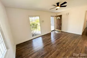 1423 Chelveston Dr, Charlotte, NC 28208 - Photo 5