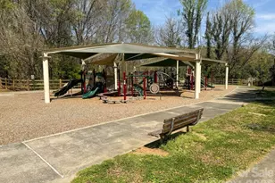 1423 Chelveston Dr, Charlotte, NC 28208 - Photo 27