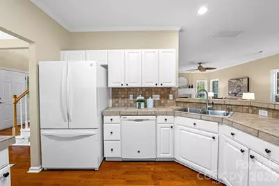 8501 Tonawanda Drive, Charlotte, NC 28277 - Photo 15