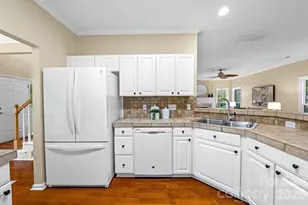 8501 Tonawanda Dr, Charlotte, NC 28277 - Photo 15