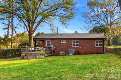 1642 Washington Avenue, Charlotte, NC 28216 - Photo 29