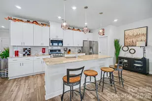 5012 Shadbush Rd, Charlotte, NC 28215 - Photo 5